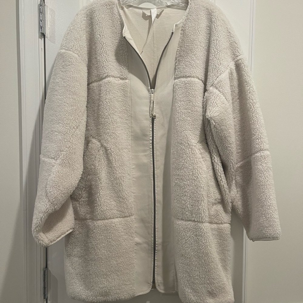 Lululemon Collarless Textured Fleece sz 12